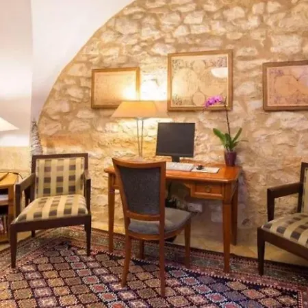 Otel The Golden Wheel 4*