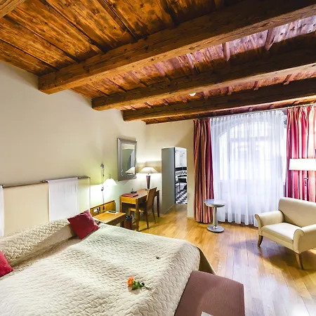 The Golden Wheel Otel 4*