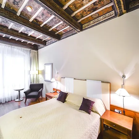 The Golden Wheel Otel 4*