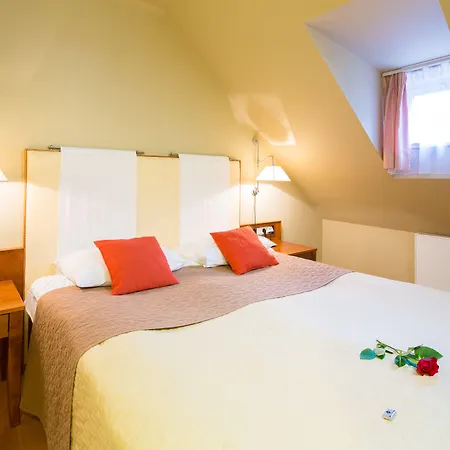 The Golden Wheel 4* Prag