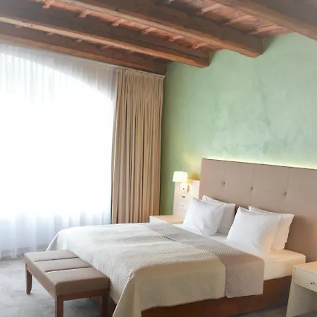 The Golden Wheel Hotel Prag