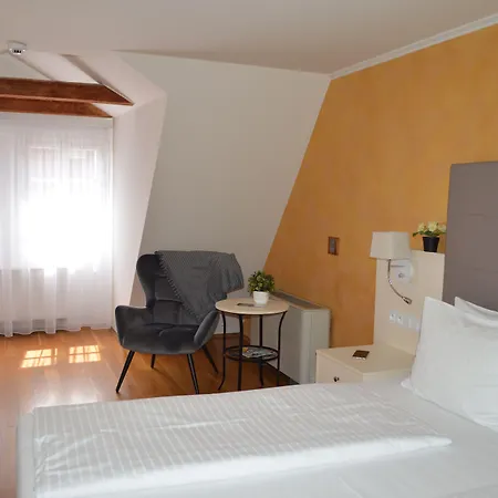 The Golden Wheel Otel Prag