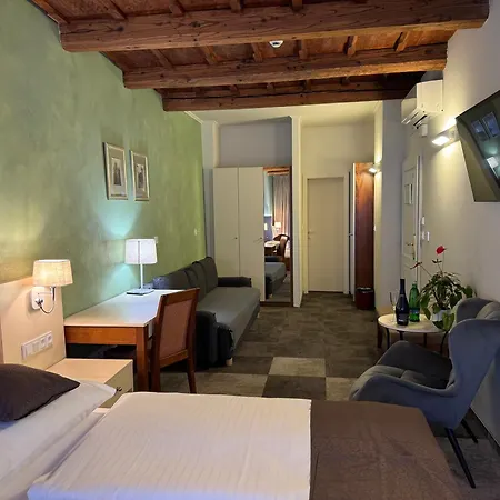 Hotel The Golden Wheel Prag