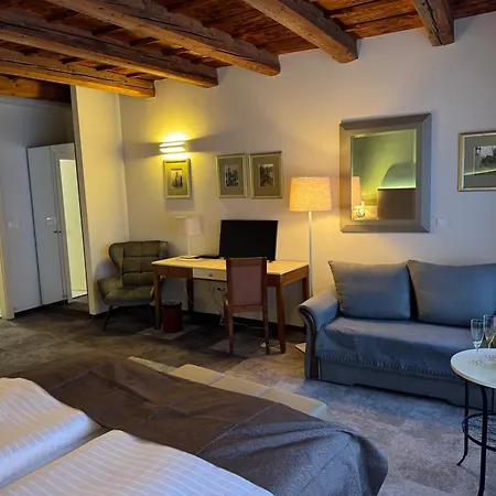 The Golden Wheel 4* Prag