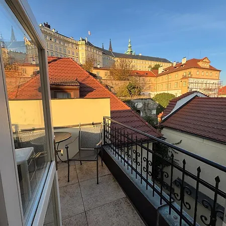 The Golden Wheel Hotel 4*