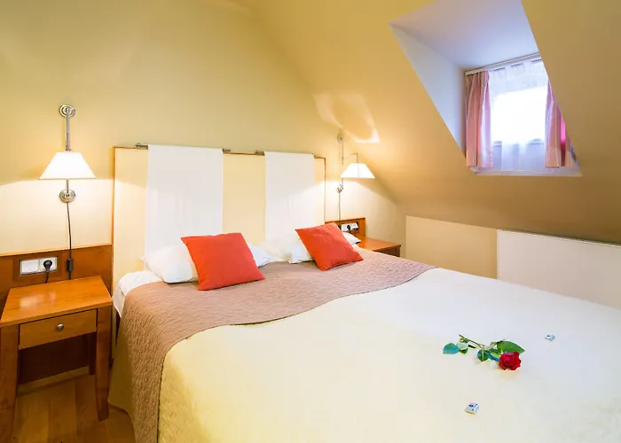 The Golden Wheel 4* Prag
