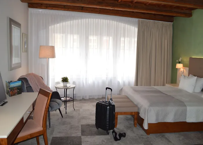 Hotell The Golden Wheel 4*