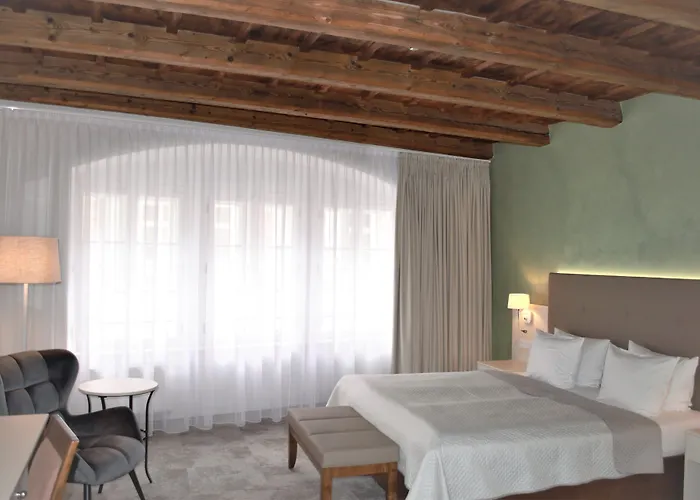 The Golden Wheel 4* Prag