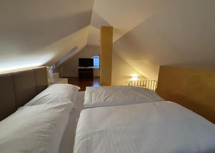 The Golden Wheel 4* Prag
