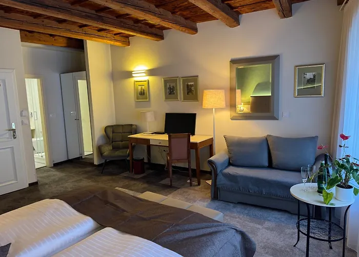 The Golden Wheel 4* Prag