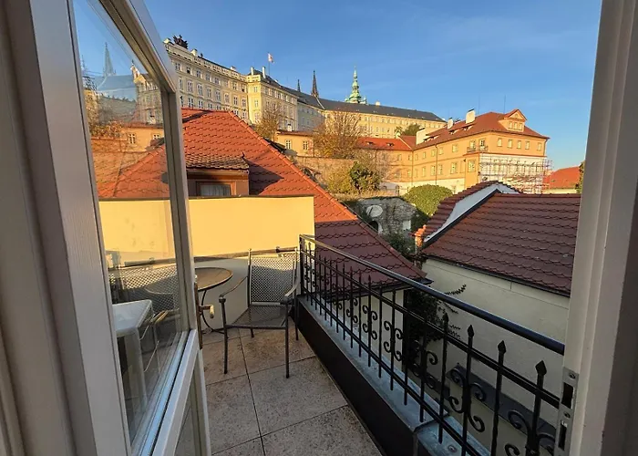 The Golden Wheel Hotell 4*