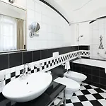 Hotel The Golden Wheel Praga