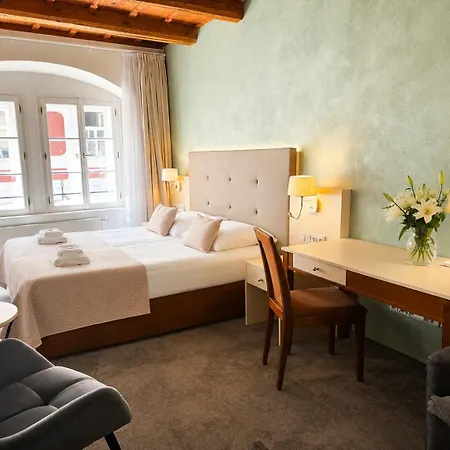 Hotel The Golden Wheel Praga