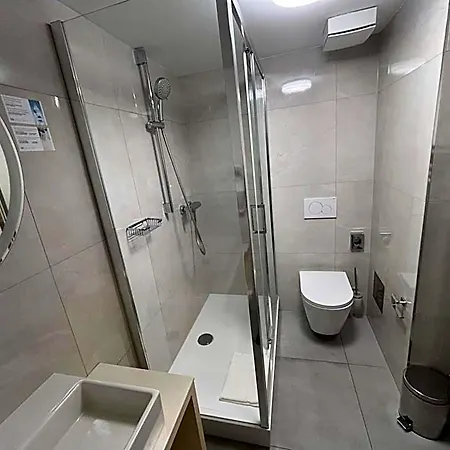 Hotel Lh Golden Wheel 4*