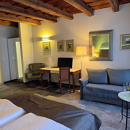 Hotel Lh Golden Wheel