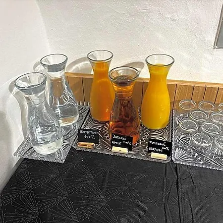 Hotel Lh Golden Wheel Praga