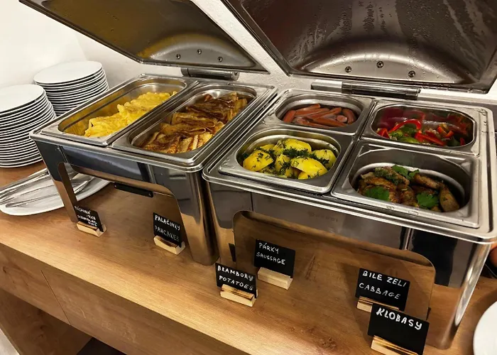 호텔 The Golden Wheel 4*