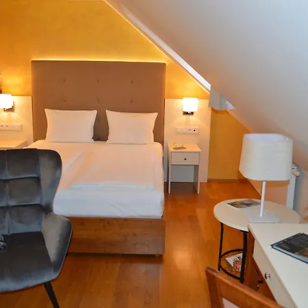 Hotel The Golden Wheel 4*