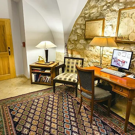 U Zlatého Kola Hotel
