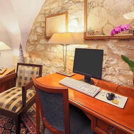 U Zlatého Kola Hotel